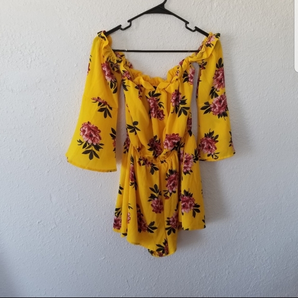 springtime floral off the shoulder romper shorts - Picture 7 of 8